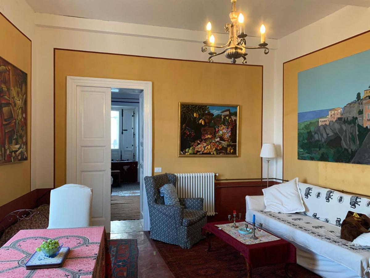 דירות אמנטיאה Palazzo Carratelli מראה חיצוני תמונה